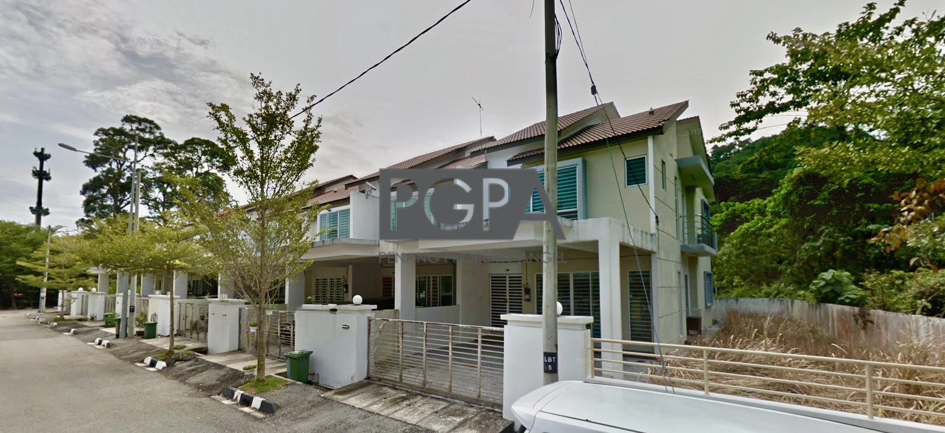 Prestige V, Batu Maung | Corner Double Storey Terrace with Spacious Garden.