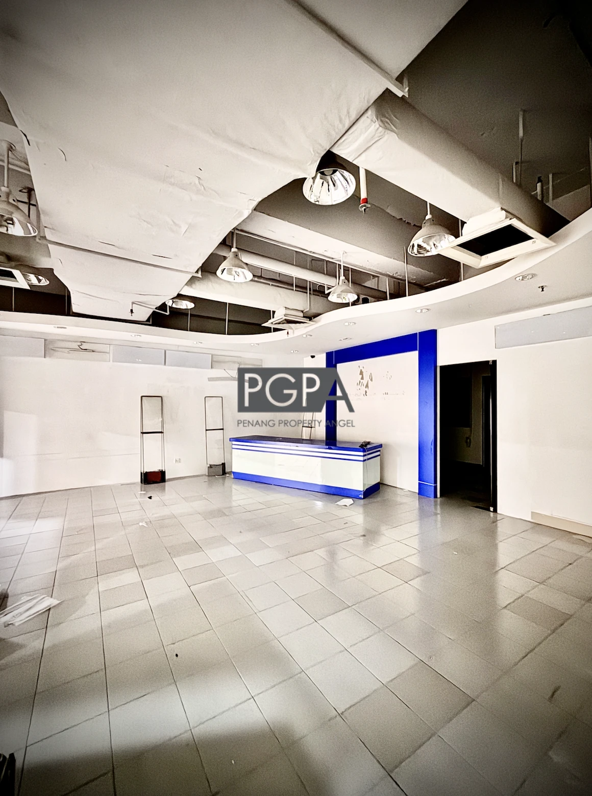 Prime Ground-Floor Retail Outlet | 1-Stop Midlands Park Centre, Pulau Tikus.